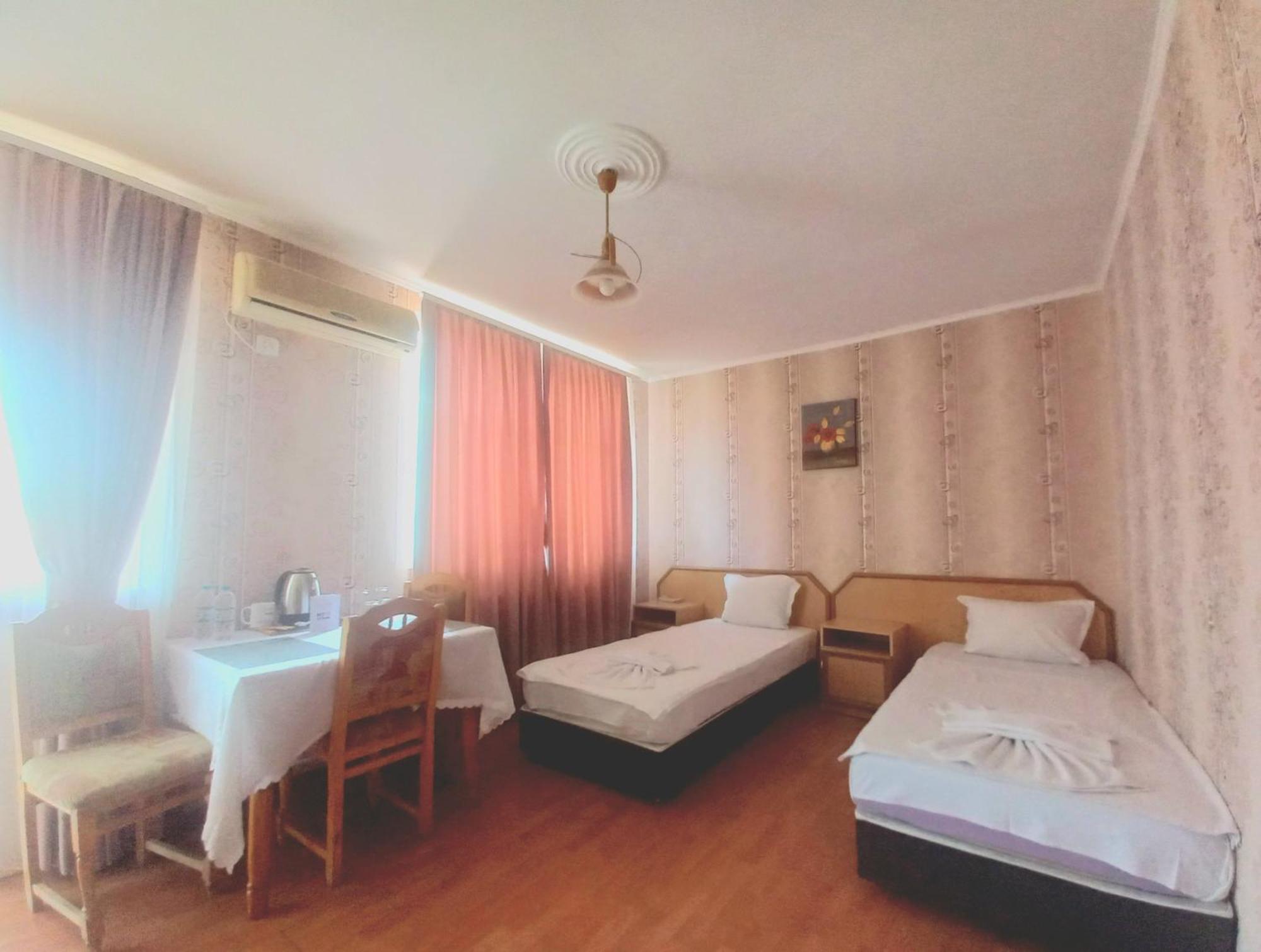 Hotel Kibor Gulubovo  Ngoại thất bức ảnh