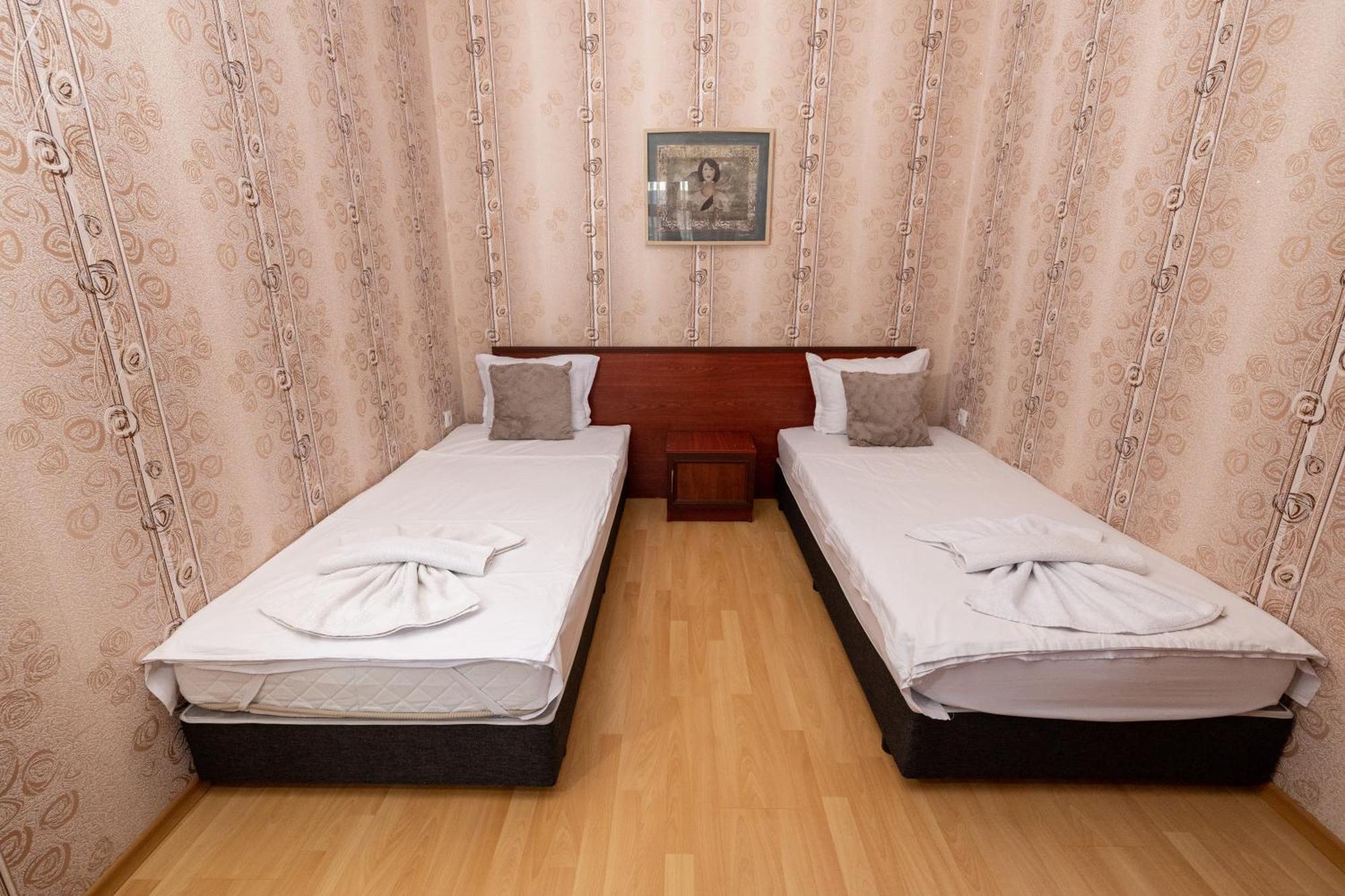 Hotel Kibor Gulubovo  Ngoại thất bức ảnh