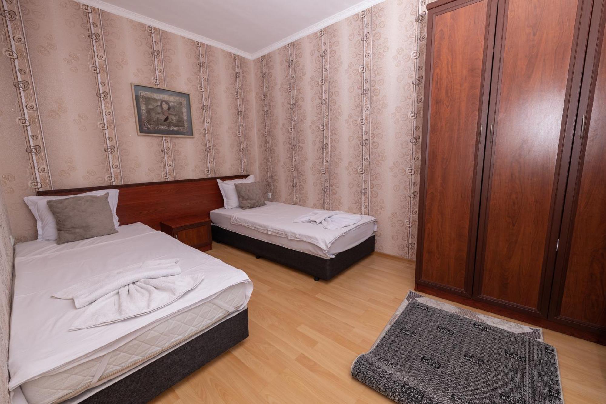 Hotel Kibor Gulubovo  Ngoại thất bức ảnh