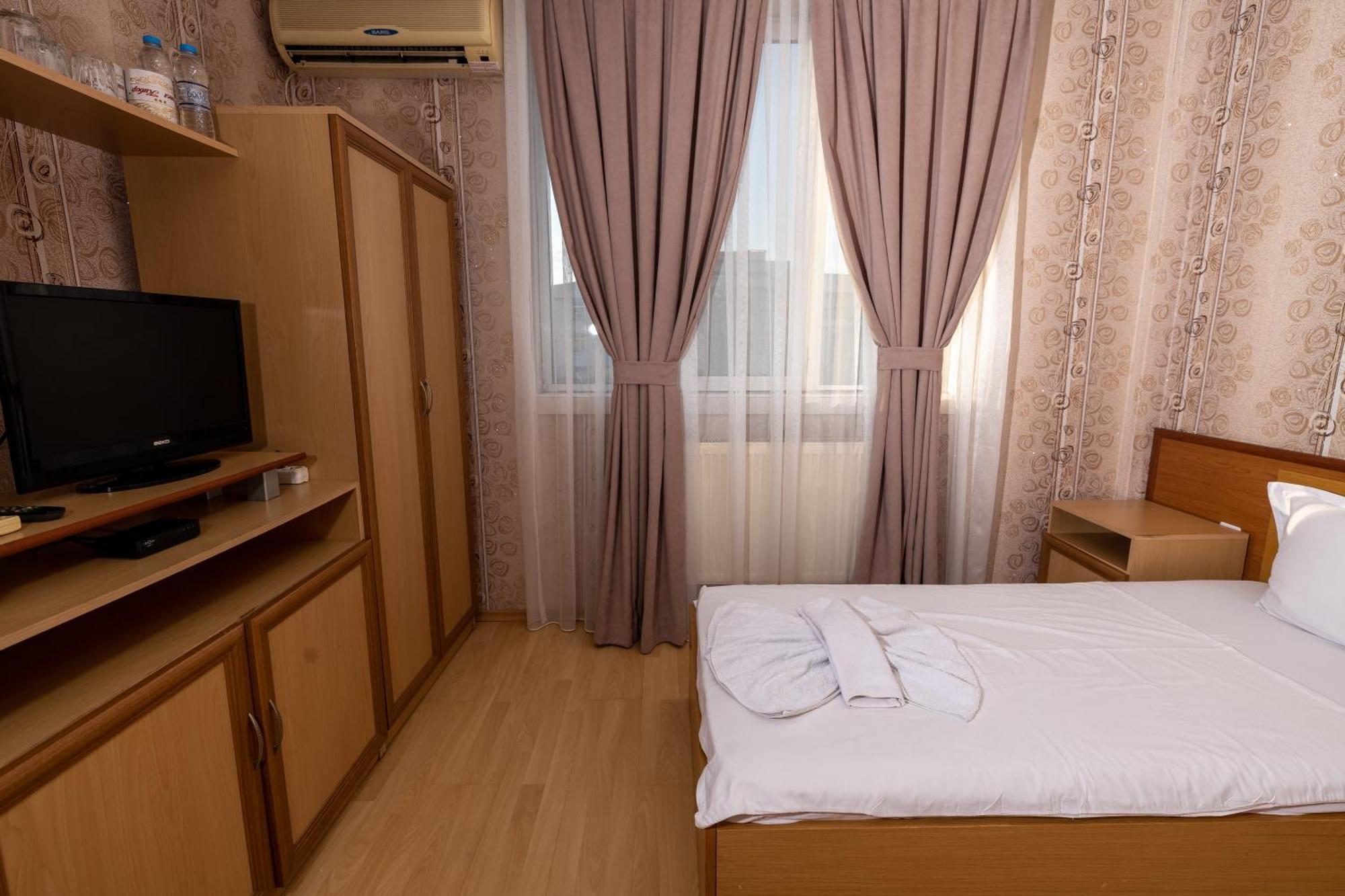 Hotel Kibor Gulubovo  Ngoại thất bức ảnh