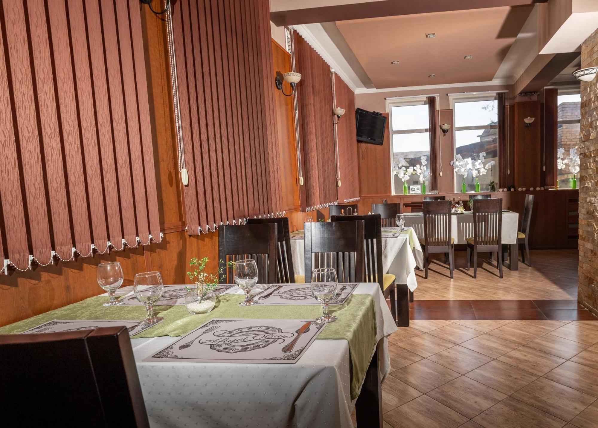 Hotel Kibor Gulubovo  Ngoại thất bức ảnh