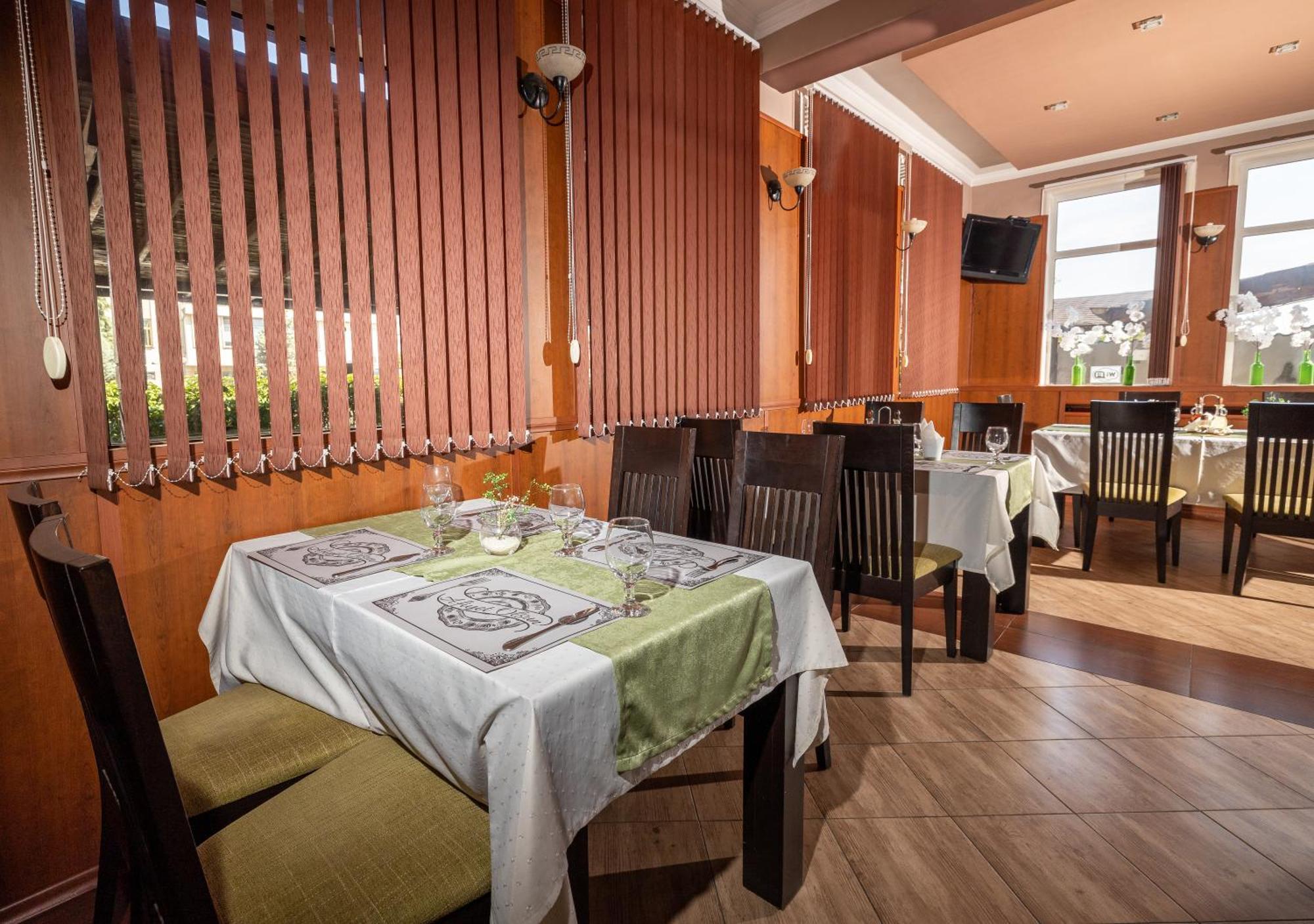 Hotel Kibor Gulubovo  Ngoại thất bức ảnh