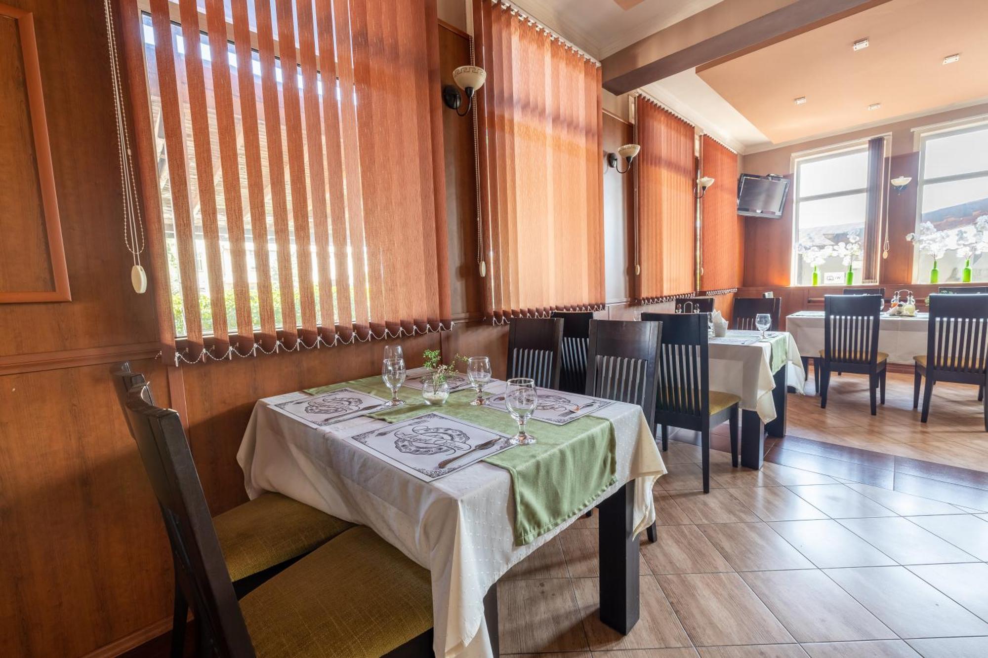 Hotel Kibor Gulubovo  Ngoại thất bức ảnh