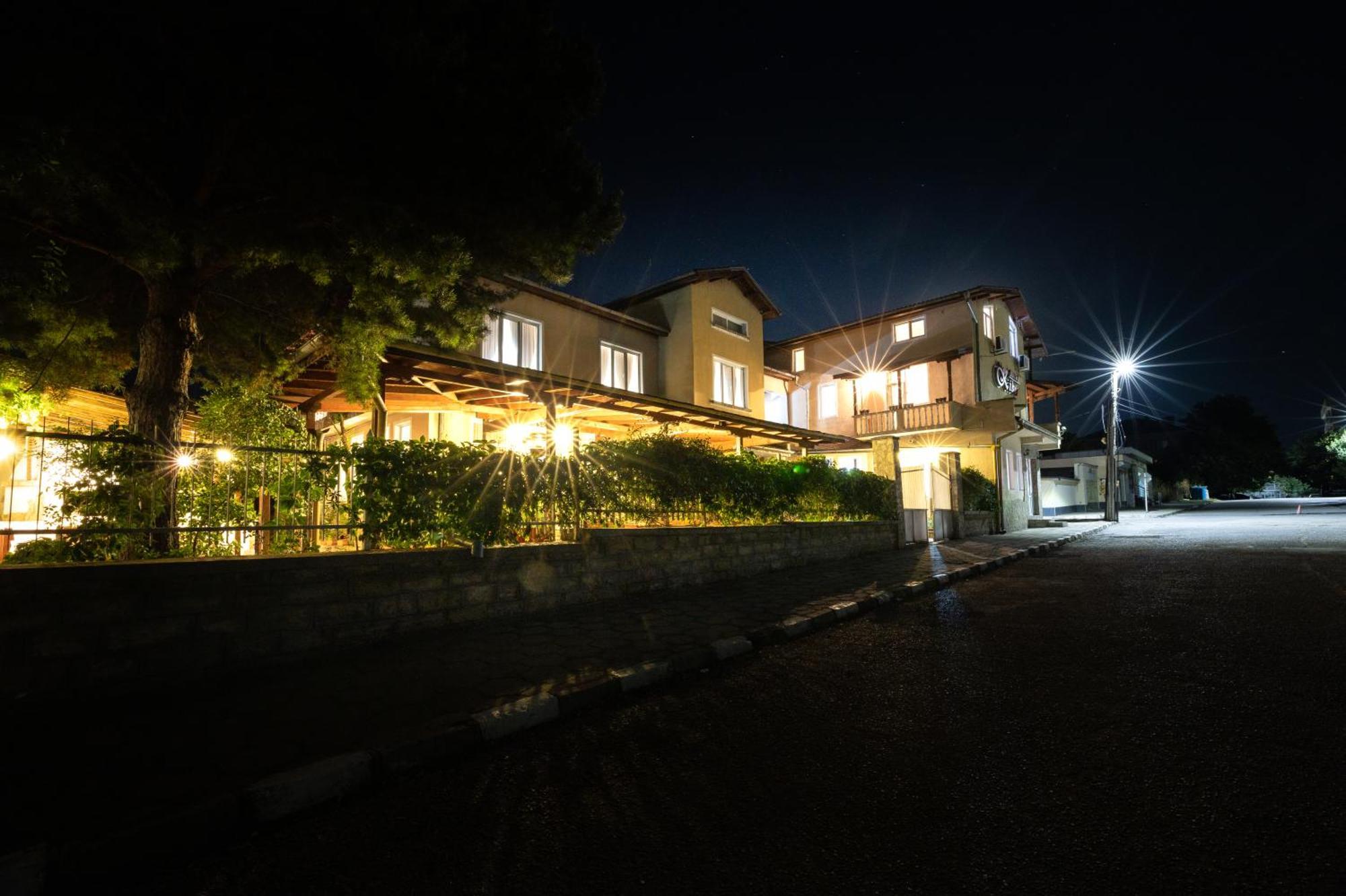 Hotel Kibor Gulubovo  Ngoại thất bức ảnh