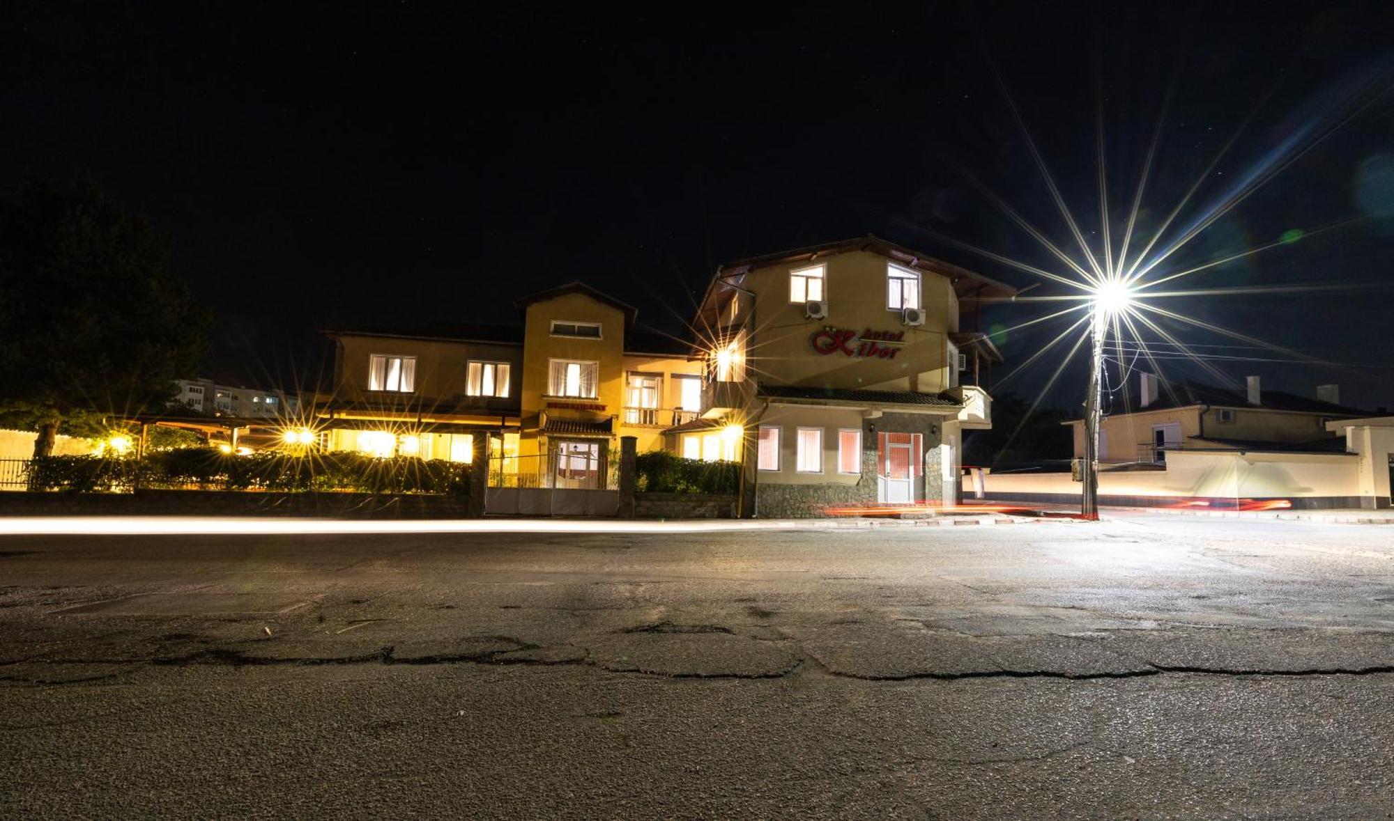 Hotel Kibor Gulubovo  Ngoại thất bức ảnh