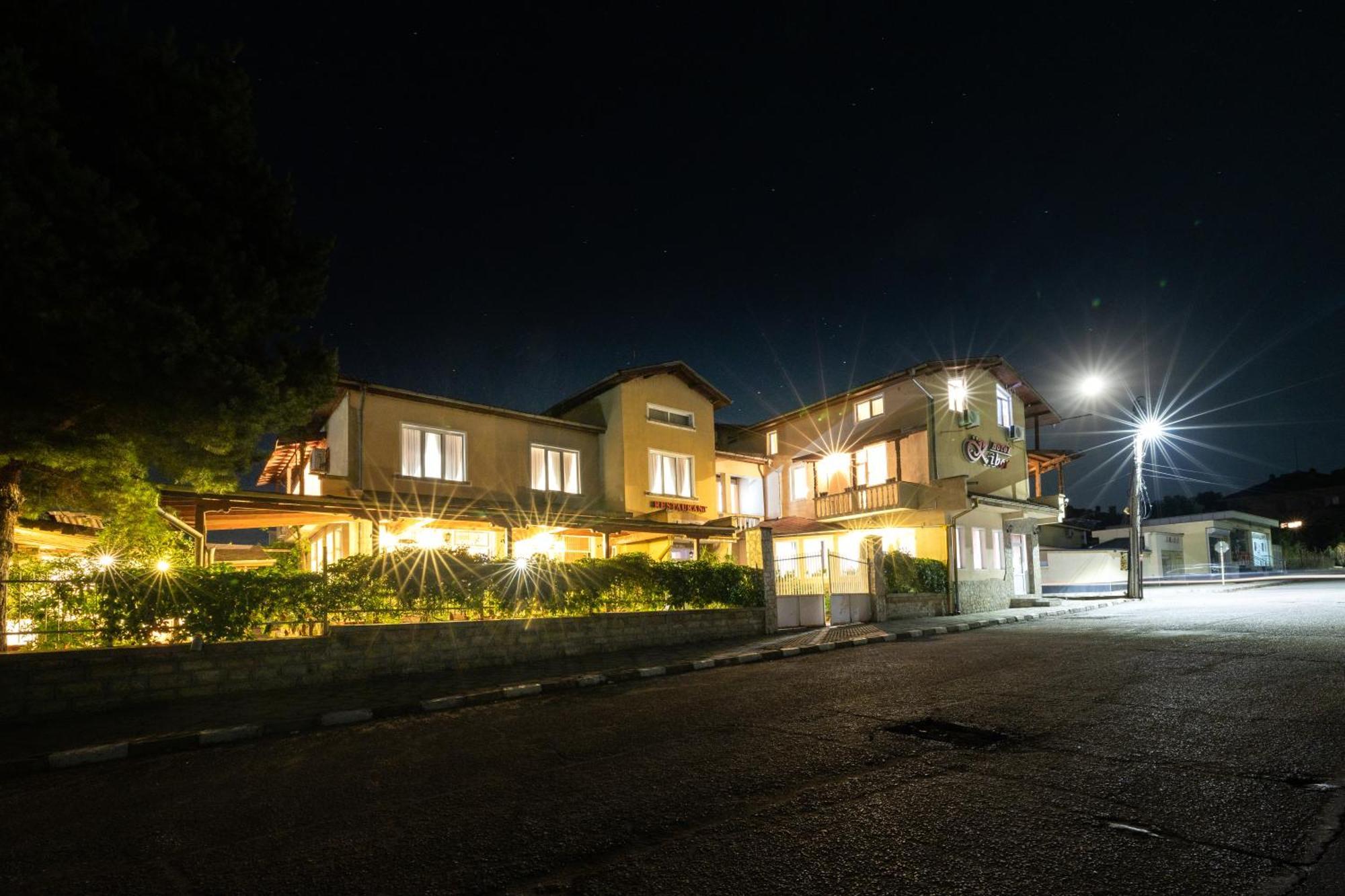 Hotel Kibor Gulubovo  Ngoại thất bức ảnh