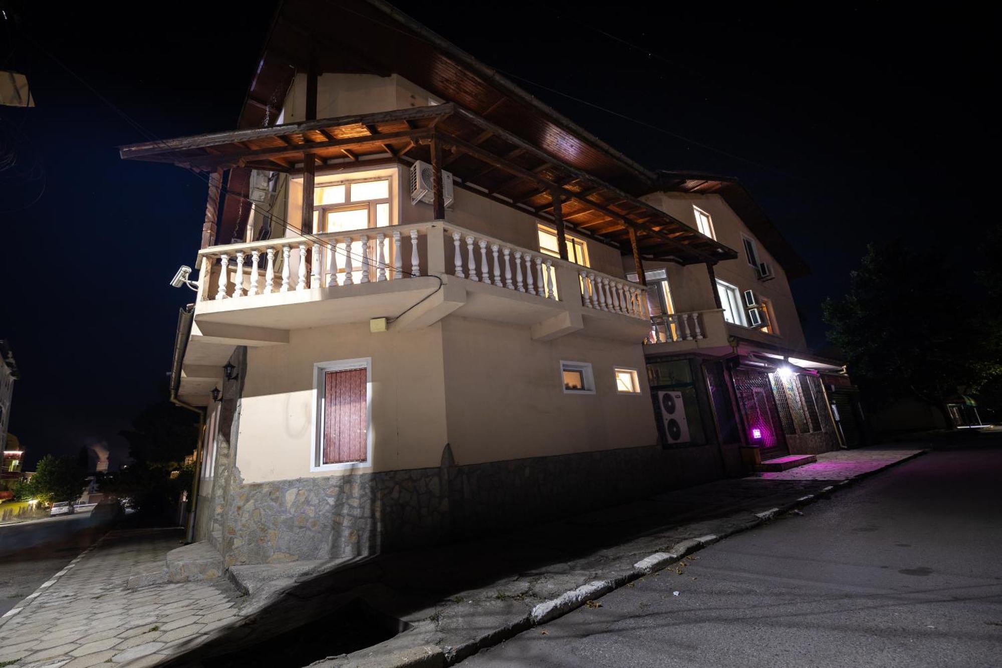 Hotel Kibor Gulubovo  Ngoại thất bức ảnh