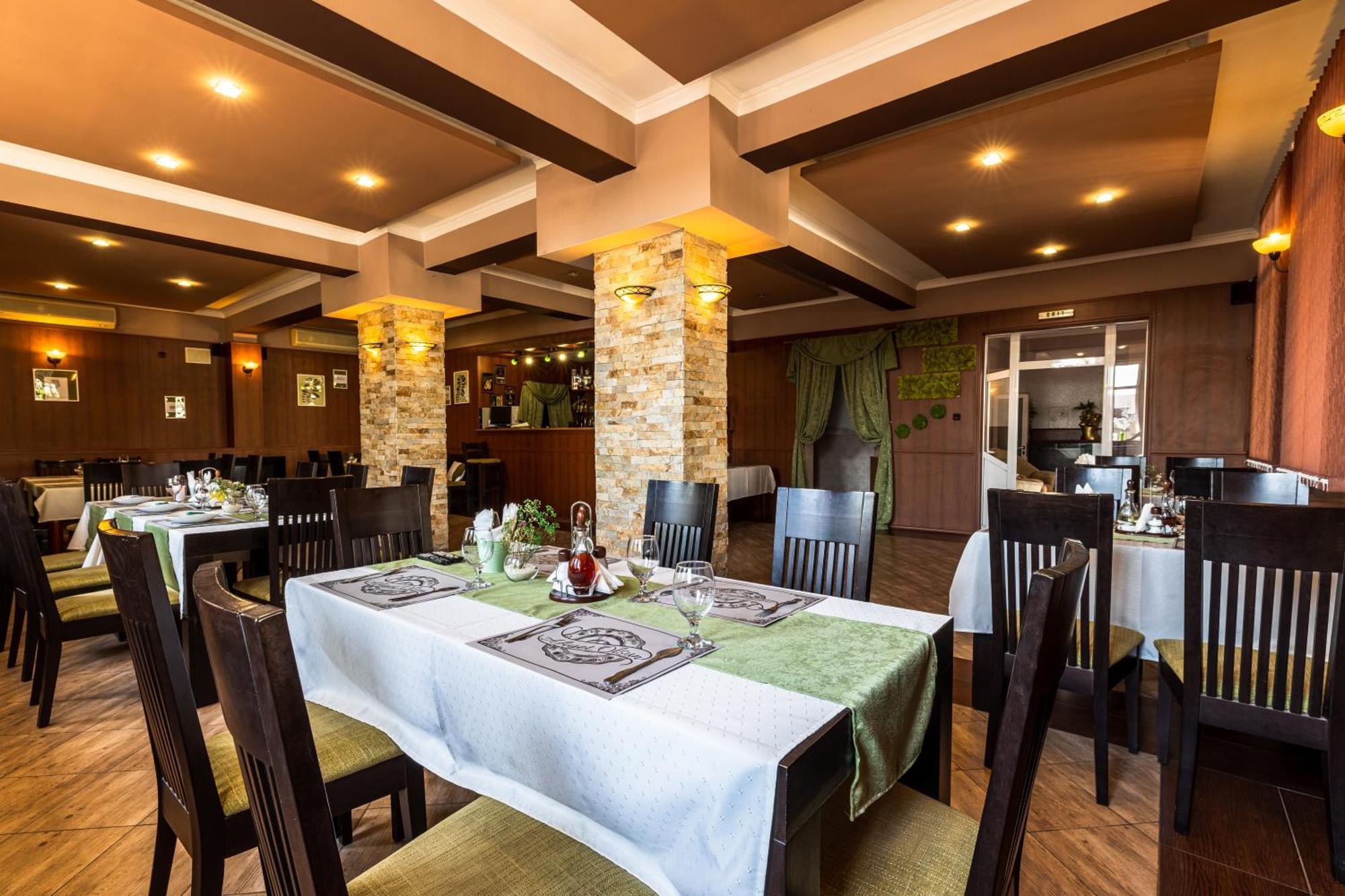 Hotel Kibor Gulubovo  Ngoại thất bức ảnh