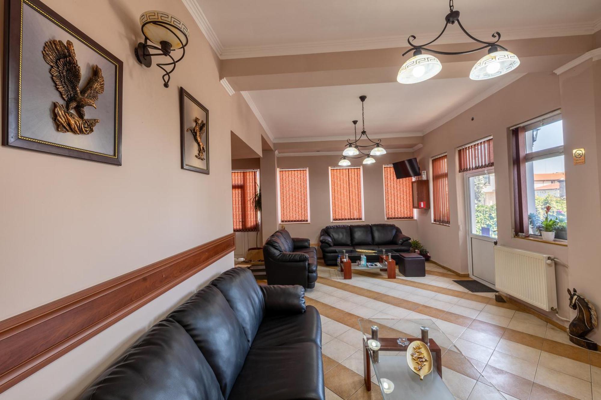 Hotel Kibor Gulubovo  Ngoại thất bức ảnh
