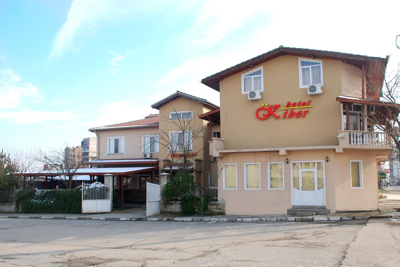Hotel Kibor Gulubovo  Ngoại thất bức ảnh